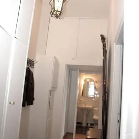 Royal Castle Wing Appartment, Two And A Kitchen, 55sqm *