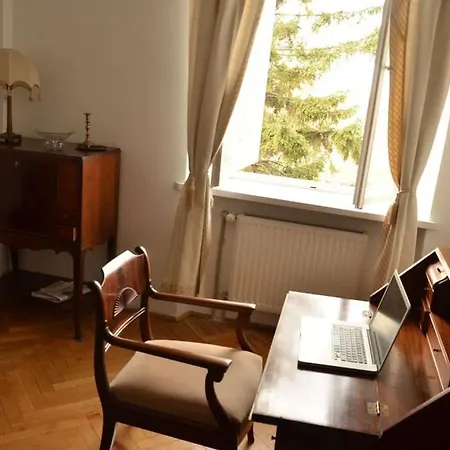 Royal Castle Wing Appartment, Two And A Kitchen, 55sqm Appartamento *